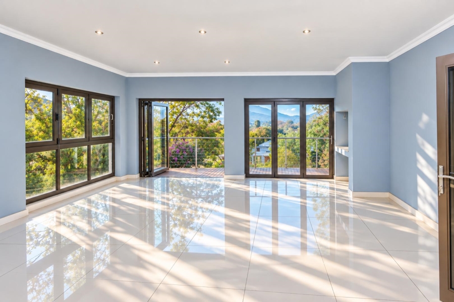 5 Bedroom Property for Sale in Birdwood Estate North West
